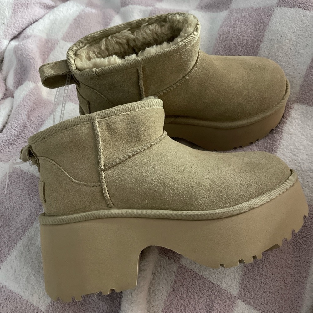 UGG Ultra Mini New Heights Boots